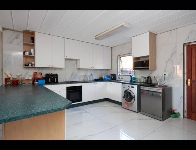 3 BEDROOM TOWNHOUSE FOR SALE IN FERNDALE